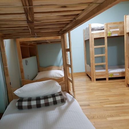 Hostel Lyndon Jeju Bagian luar foto