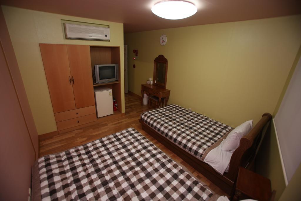 Hostel Lyndon Jeju Ruang foto