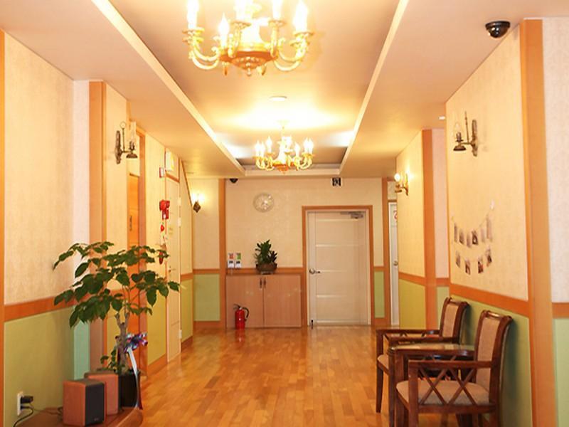 Hostel Lyndon Jeju Bagian luar foto