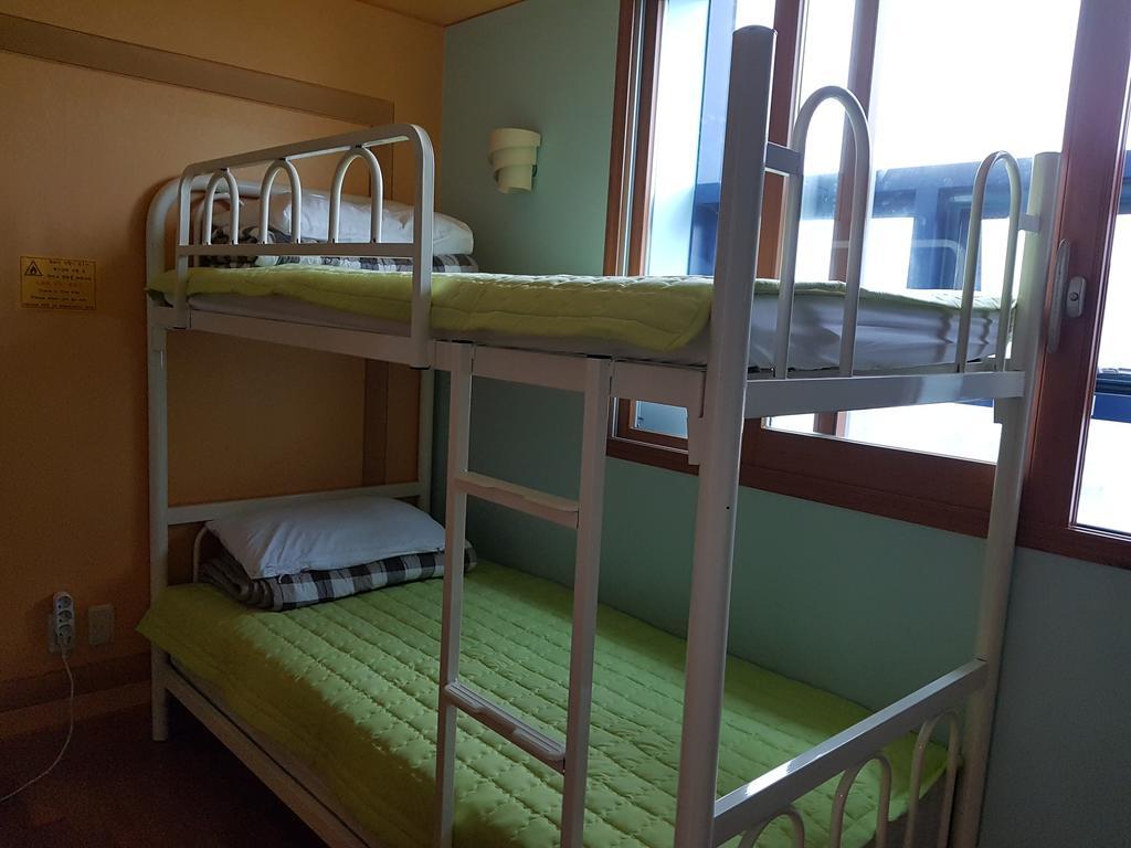 Hostel Lyndon Jeju Bagian luar foto