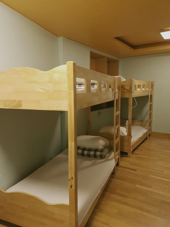 Hostel Lyndon Jeju Bagian luar foto
