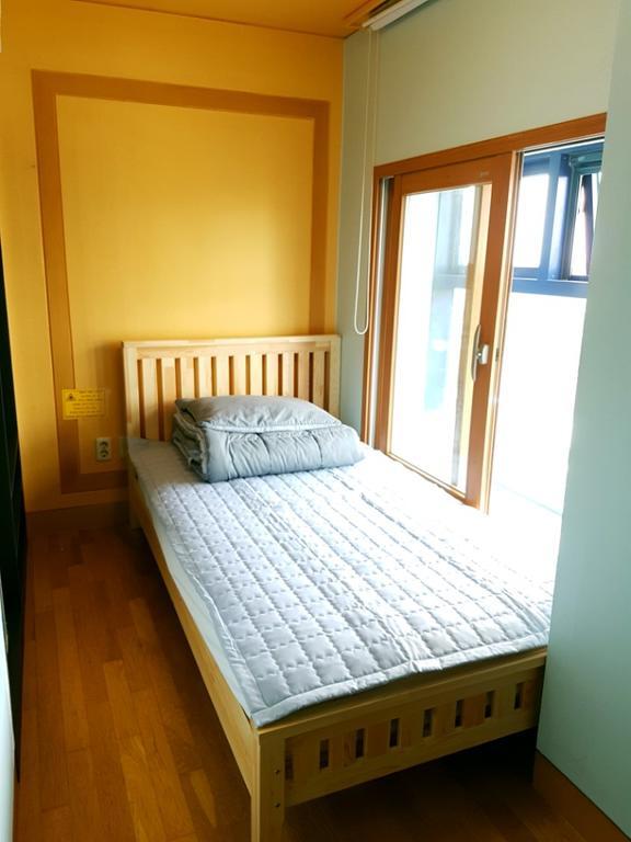 Hostel Lyndon Jeju Bagian luar foto