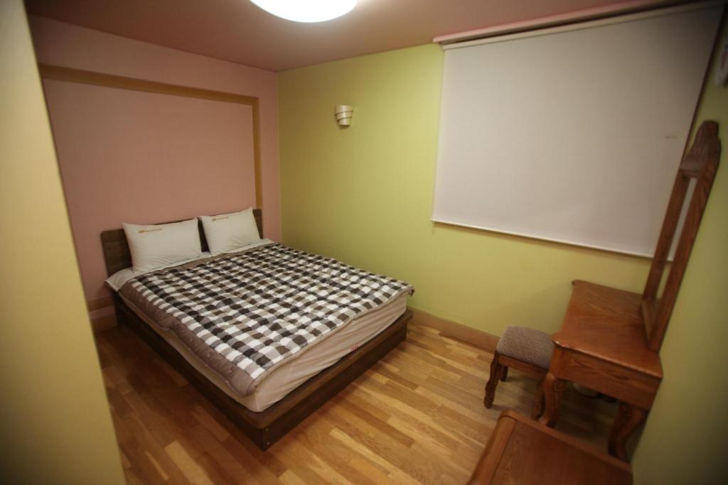 Hostel Lyndon Jeju Bagian luar foto