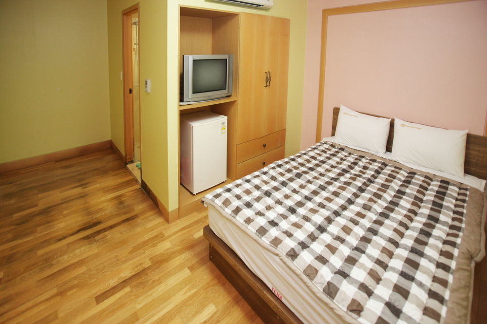 Hostel Lyndon Jeju Bagian luar foto