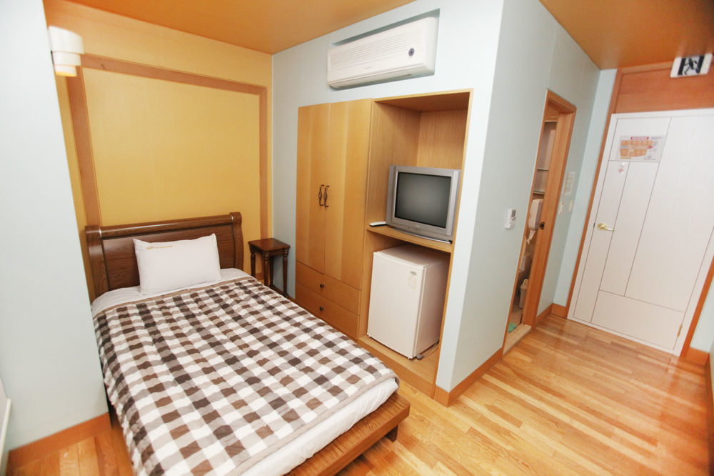 Hostel Lyndon Jeju Bagian luar foto