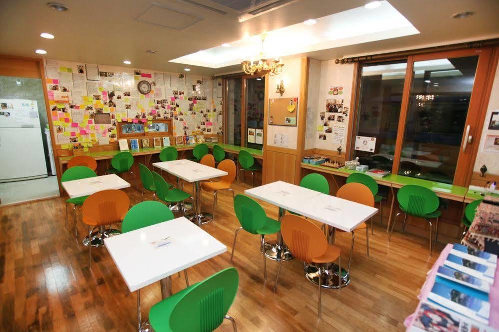 Hostel Lyndon Jeju Bagian luar foto